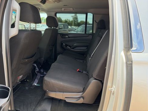 Used 2016 Chevrolet Suburban LS image 8