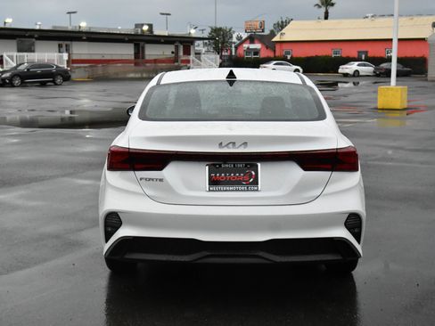 Used 2024 Kia Forte LXS image 7