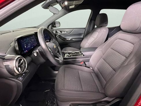 Certified 2026 Chevrolet Equinox LT FWD image 17