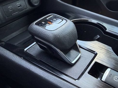 Used 2022 Nissan Rogue SV FWD image 17