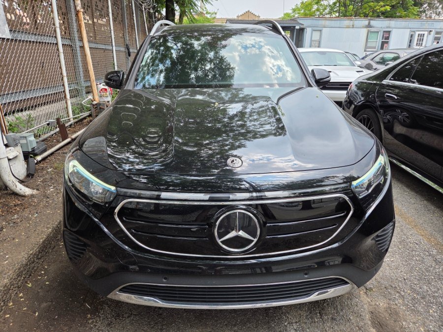 Used 2023 Mercedes-Benz EQB 300 4MATIC w/ Exclusive Package image 2
