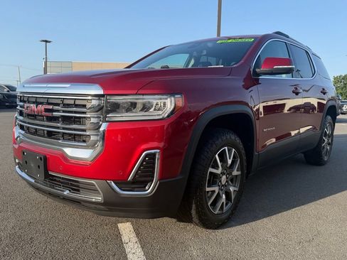 Used 2022 GMC Acadia SLE w/ Driver Convenience Package FWD image 3