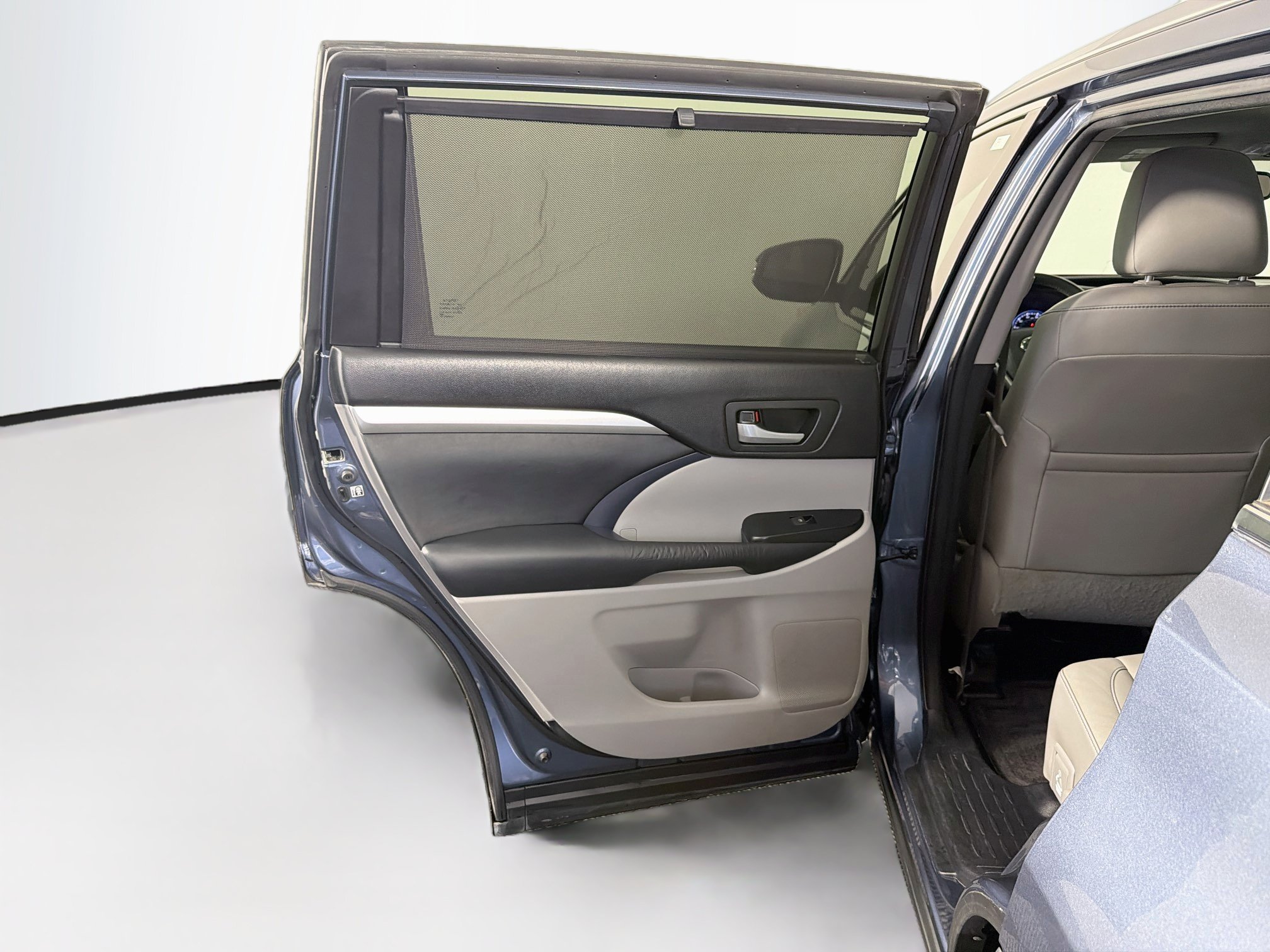 Used 2015 Toyota Highlander XLE FWD image 27