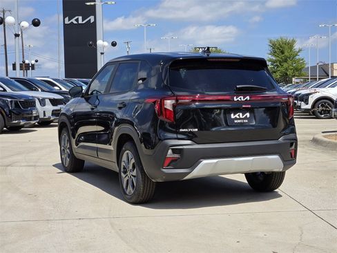 New 2026 Kia Seltos LX image 3