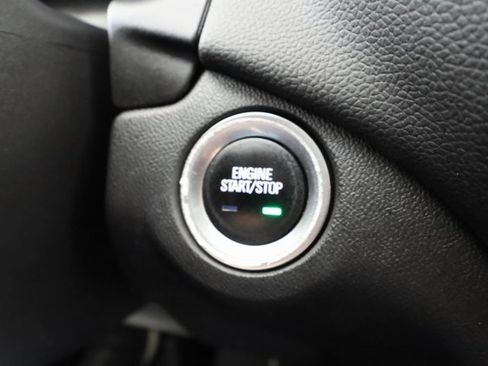 Used 2021 Chevrolet Equinox LT image 18