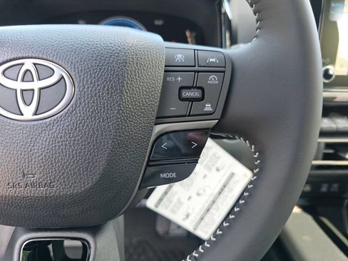 Used 2026 Toyota Camry SE w/ Convenience Package FWD image 30