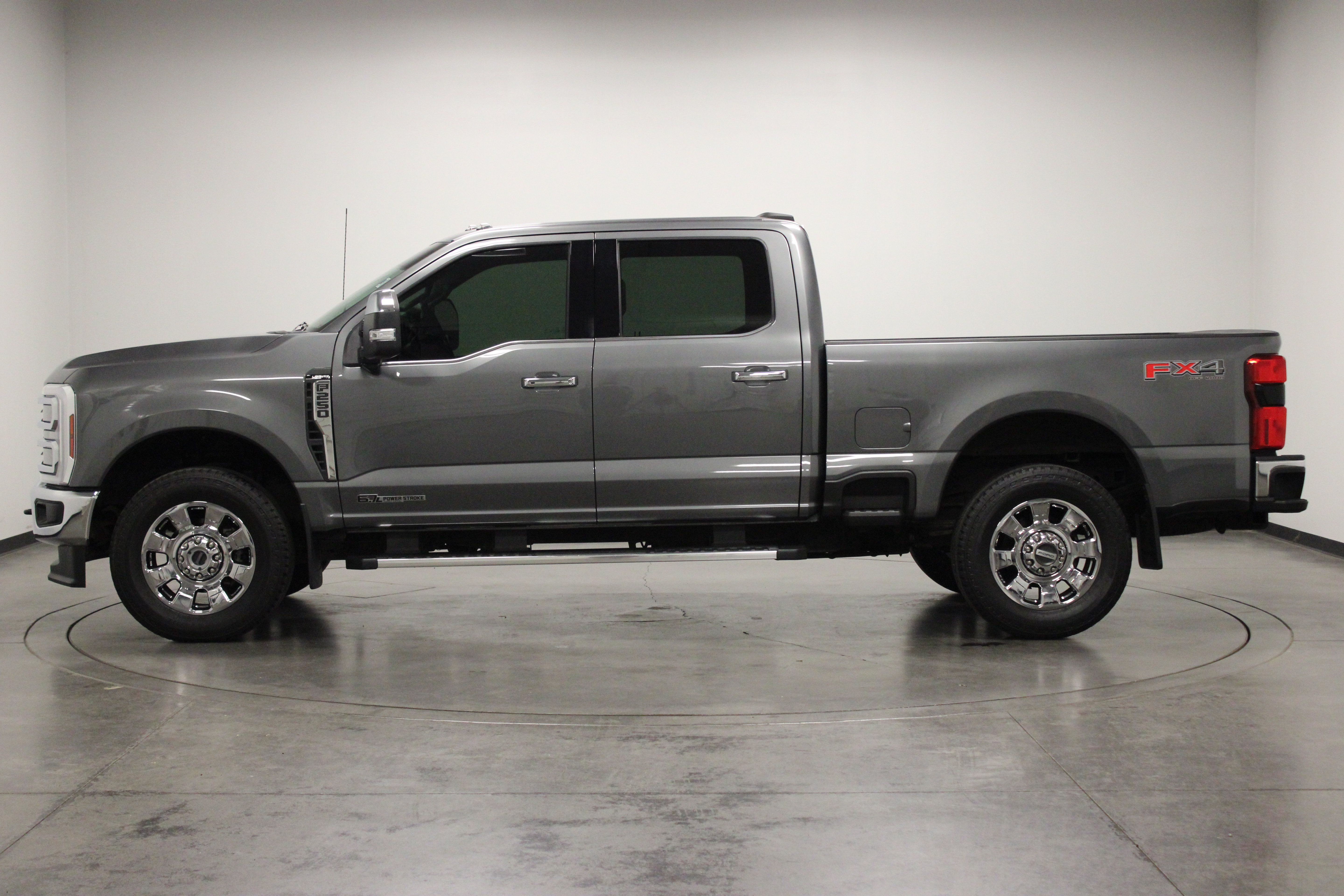 Used 2025 Ford F250 Lariat w/ Chrome Package AWD/4WD image 5