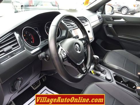 Used 2021 Volkswagen Tiguan SE R-Line image 24