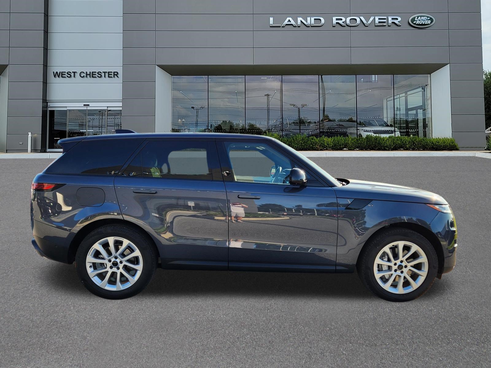 Certified 2026 Land Rover Range Rover Sport SE AWD/4WD image 6