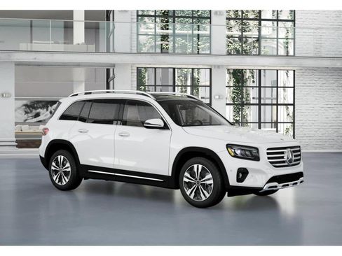 Used 2026 Mercedes-Benz GLB 250 4MATIC image 12