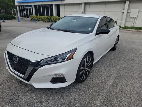 Used 2020 Nissan Altima 2.5 SR FWD image 1