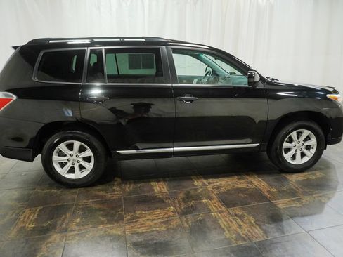 Used 2012 Toyota Highlander SE w/ Tow Pkg AWD/4WD image 4