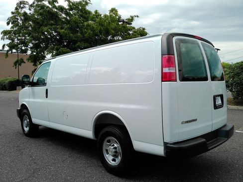 Certified 2025 Chevrolet Express 2500 w/ Driver Convenience Package RWD image 5