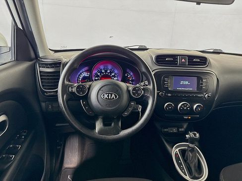 Used 2018 Kia Soul FWD image 20