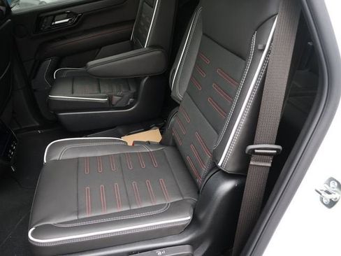 Used 2026 GMC Yukon AT4 Ultimate AWD/4WD image 16