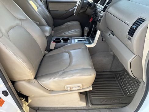 Used 2008 Nissan Pathfinder SE w/ Leather Pkg image 26