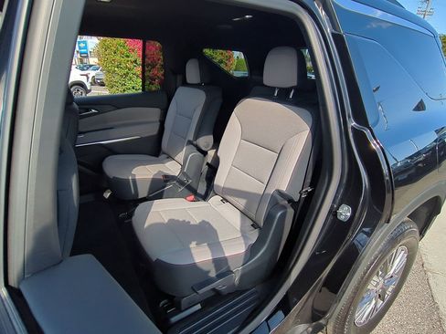 Used 2025 Chevrolet Traverse LT AWD/4WD image 24