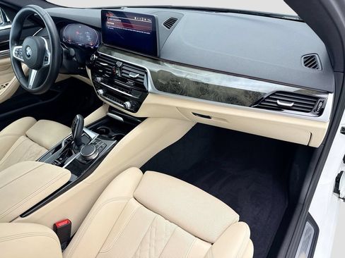 Used 2023 BMW 530i w/ M Sport Package RWD image 16