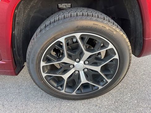 Used 2025 Jeep Grand Cherokee Summit w/ Luxury Tech Group V image 11