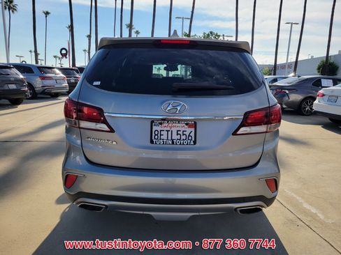 Used 2018 Hyundai Santa Fe SE w/ Cargo Package image 5