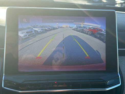 Used 2022 Jeep Compass Latitude image 30