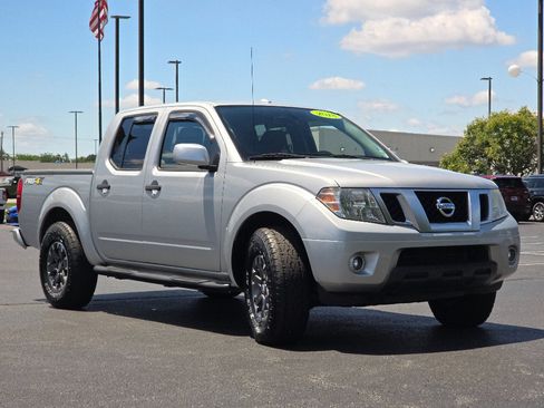 Used 2018 Nissan Frontier PRO-4X AWD/4WD image 6