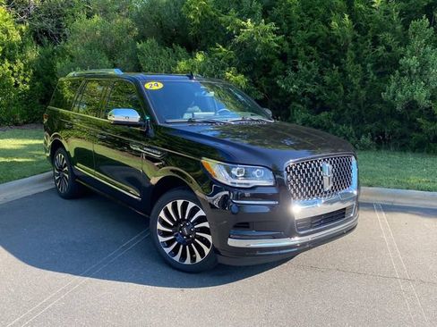 Certified 2024 Lincoln Navigator Black Label AWD/4WD image 1
