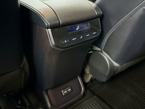 Used 2023 Toyota Highlander XSE AWD/4WD image 28