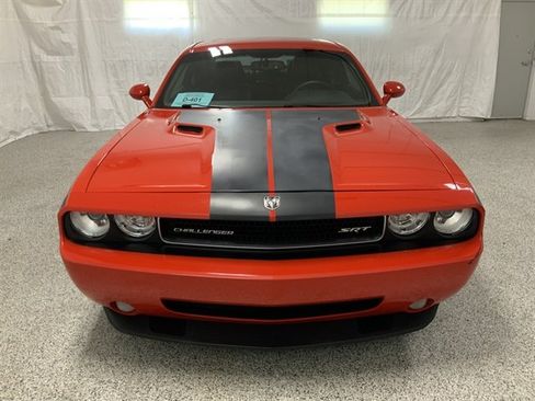 Used 2009 Dodge Challenger SRT8 w/ SRT Option Group II RWD image 5