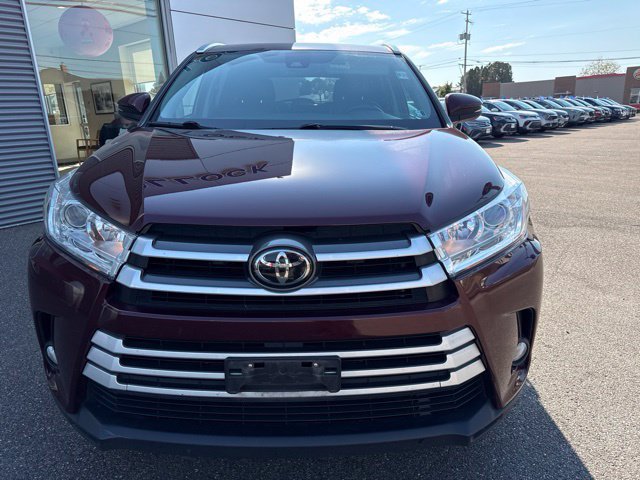 Used 2019 Toyota Highlander XLE AWD/4WD image 3