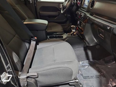 Used 2022 Jeep Wrangler Unlimited Sport image 18