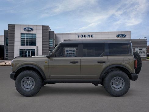 New 2025 Ford Bronco Badlands image 3