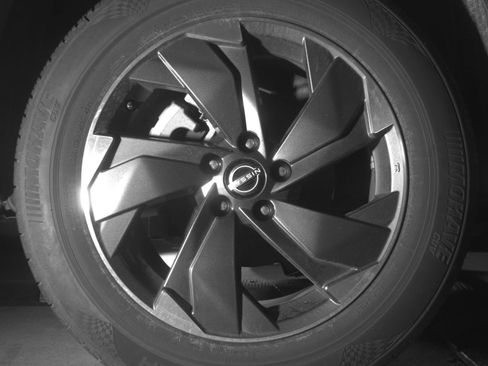 Used 2025 Nissan Rogue SV AWD/4WD image 15