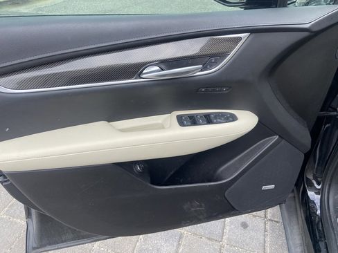 Used 2022 Cadillac XT5 Sportv image 12