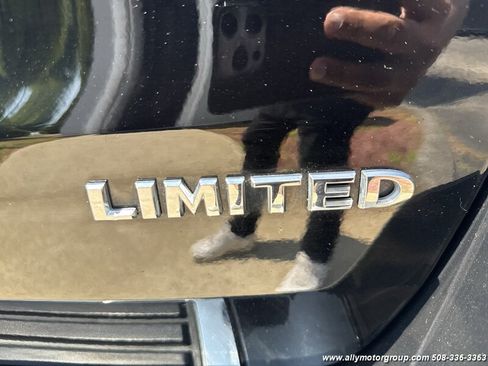 Used 2017 Jeep Grand Cherokee Limited AWD/4WD image 16