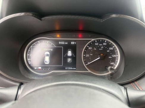 Used 2024 Nissan Versa SR FWD image 21