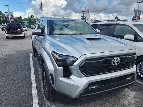 Used 2024 Toyota Tacoma TRD Sport w/ TRD Sport Upgrade Package RWD image 23