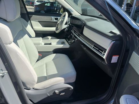 Used 2025 Hyundai Santa Fe Limited FWD image 37
