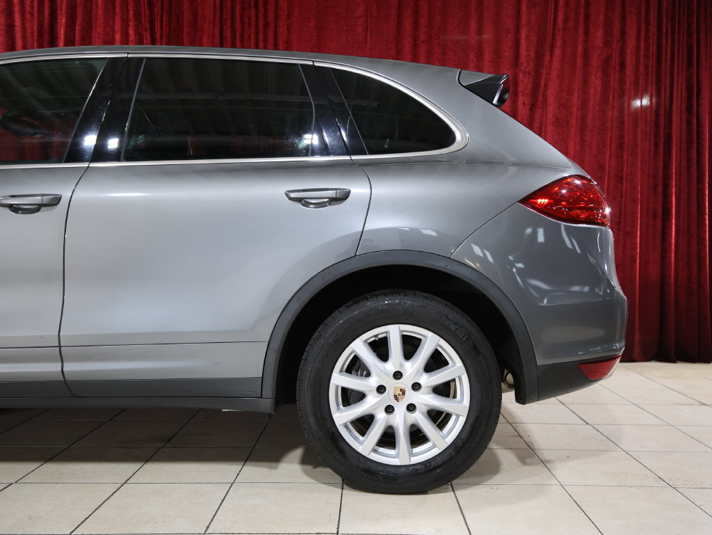 Used 2014 Porsche Cayenne AWD/4WD image 6