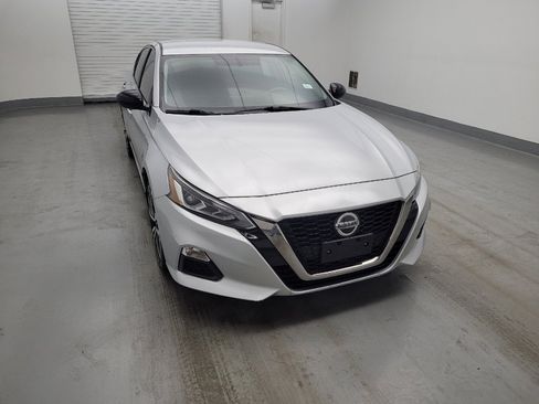 Used 2019 Nissan Altima 2.5 SR FWD image 14