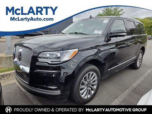 Used 2024 Lincoln Navigator Premiere image 1
