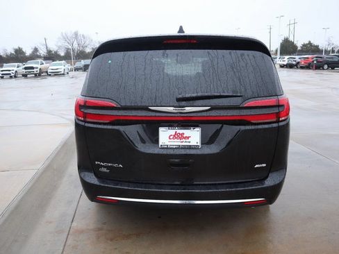 New 2026 Chrysler Pacifica Select AWD/4WD image 22