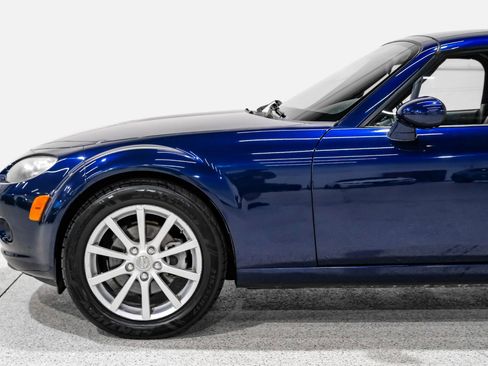 Used 2008 MAZDA MX-5 Miata Grand Touring w/ Premium Pkg RWD image 9