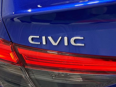 Used 2024 Honda Civic Sport image 9
