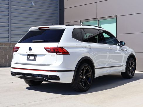 Used 2024 Volkswagen Tiguan SE R-Line AWD/4WD image 5