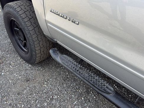 Used 2016 Chevrolet Silverado 2500 LT w/ LT Convenience Package image 8