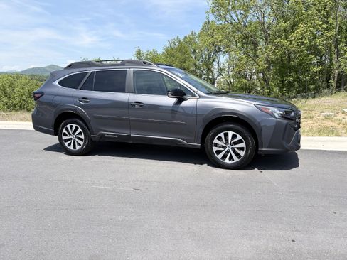 Certified 2024 Subaru Outback Premium AWD/4WD image 9