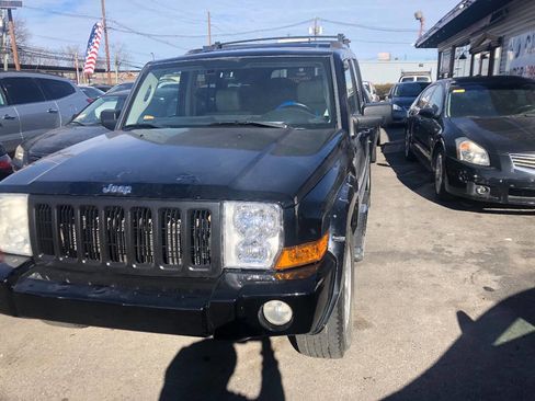 Used 2007 Jeep Commander Limited image 1