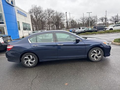 Used 2017 Honda Accord LX image 14