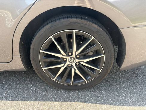 Used 2024 Toyota Camry SE FWD image 11